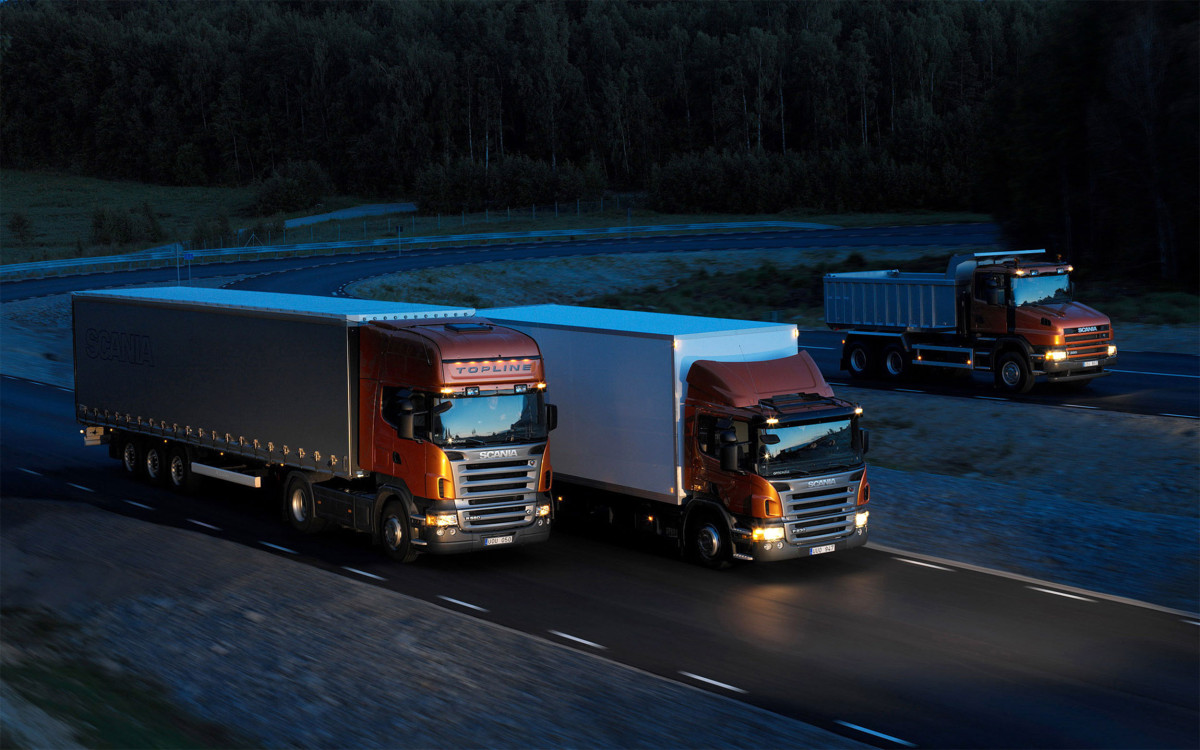 http://cargo2268.ru/wp-content/uploads/2015/09/Three-orange-Scania-trucks-1200x750.jpg