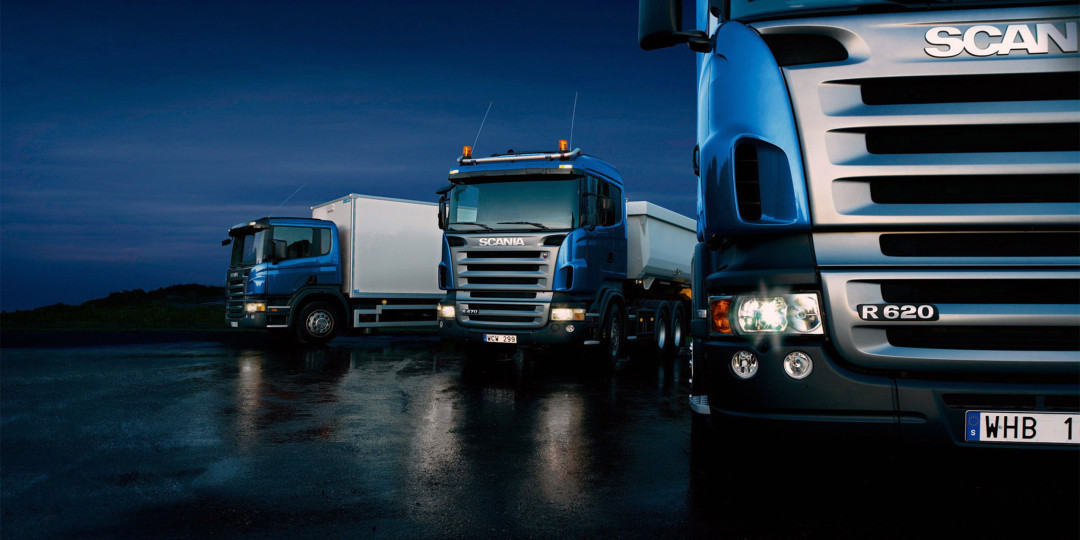 http://cargo2268.ru/wp-content/uploads/2015/09/Three-trucks-on-blue-background-1080x540.jpg